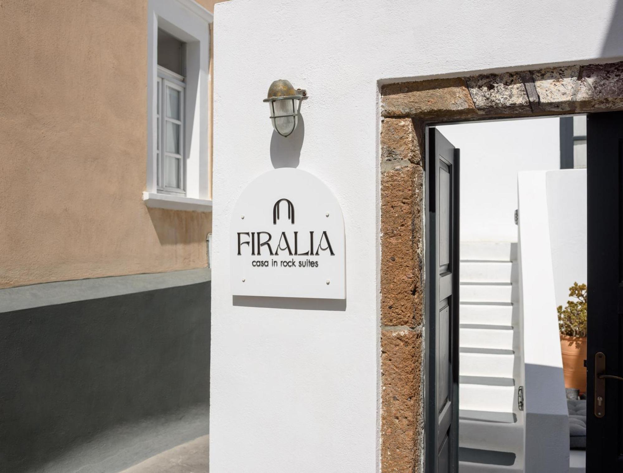 Firalia, Casa In Rock Suites Экстерьер фото